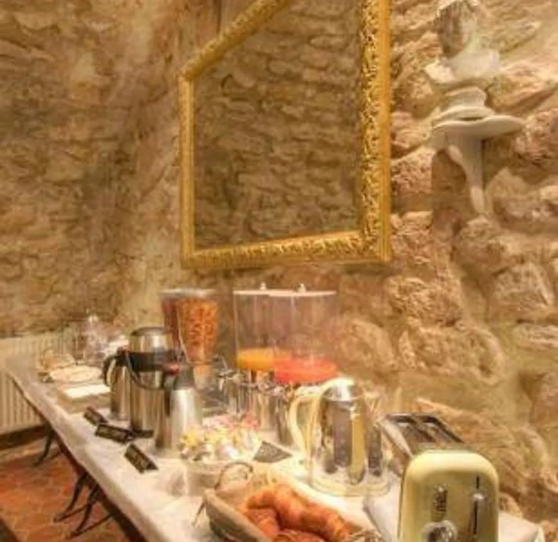 Hotel Le Temple De Jeanne 3*